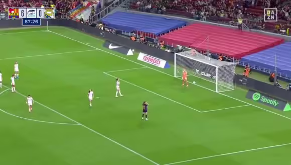 巴萨女足7球横扫皇马，最后一脚超级世界波实在太残暴了⚽